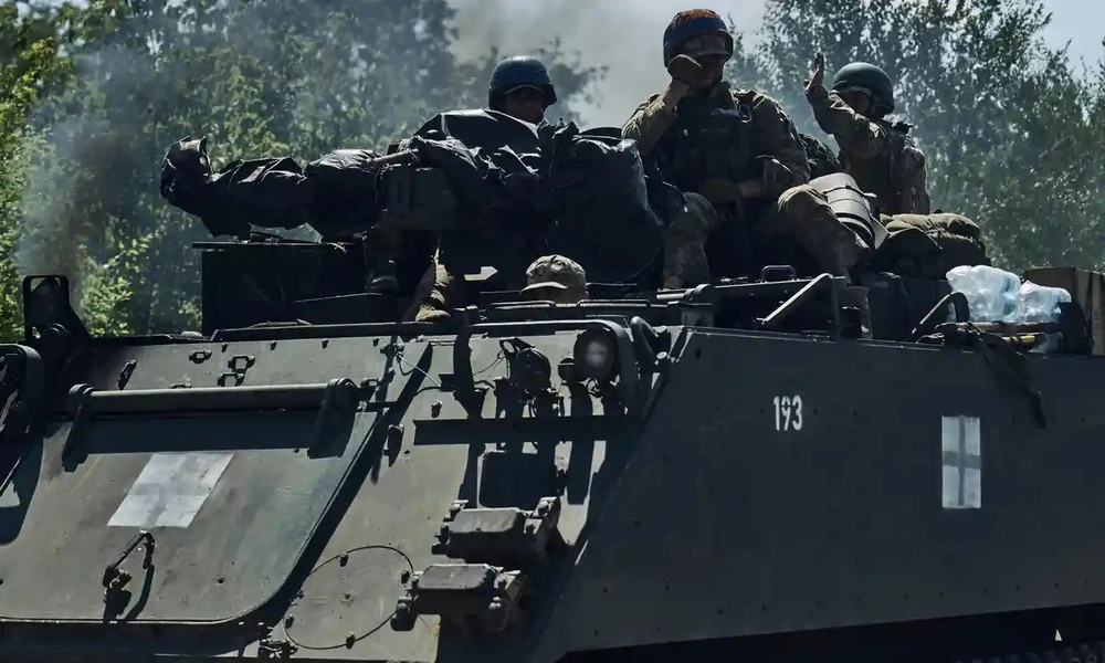 Binh sĩ Ukraine trên tiền tuyến ở tỉnh Zaporizhia (Ukraine). Ảnh: AP