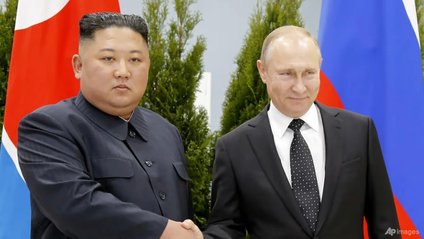 Lãnh đạo Triều Tiên Kim Jong-un (trái) và Tổng thống Nga Vladimir Putin tại TP Vladivostok, vùng Primorsky Krai (Nga) ngày 25-4-2019. Ảnh: AP