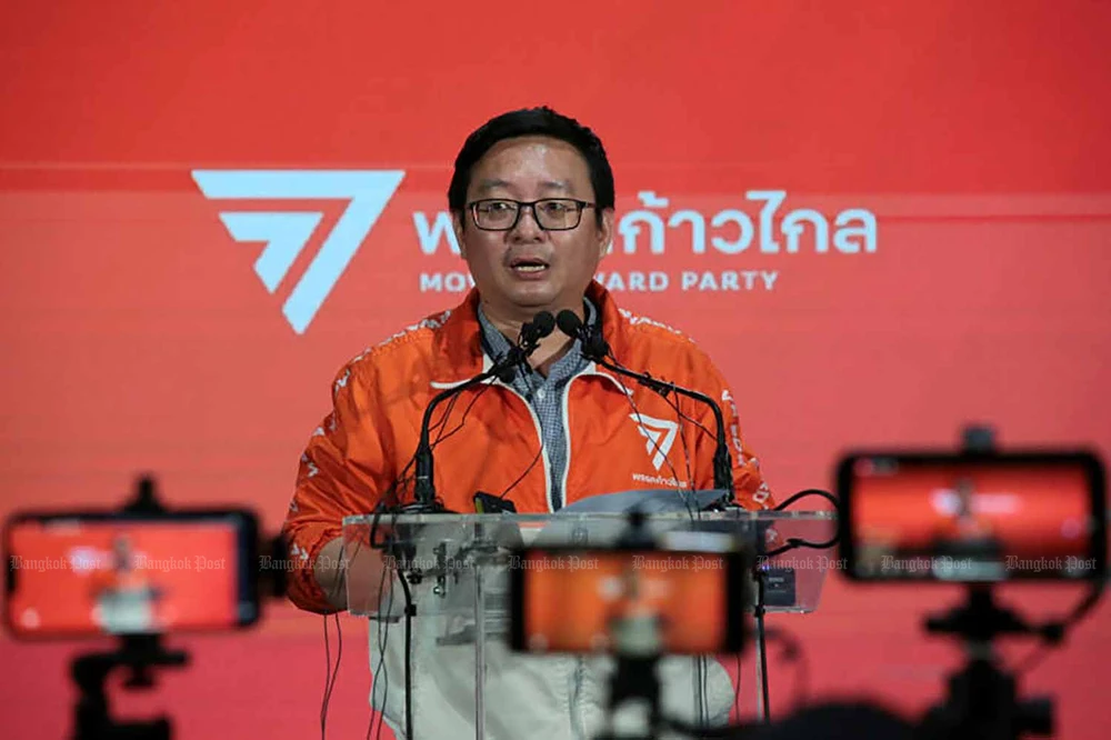 Tổng thư ký đảng Tiến bước (Thái Lan) - ông Chaithawat Tulathon. Ảnh: BANGKOK POST