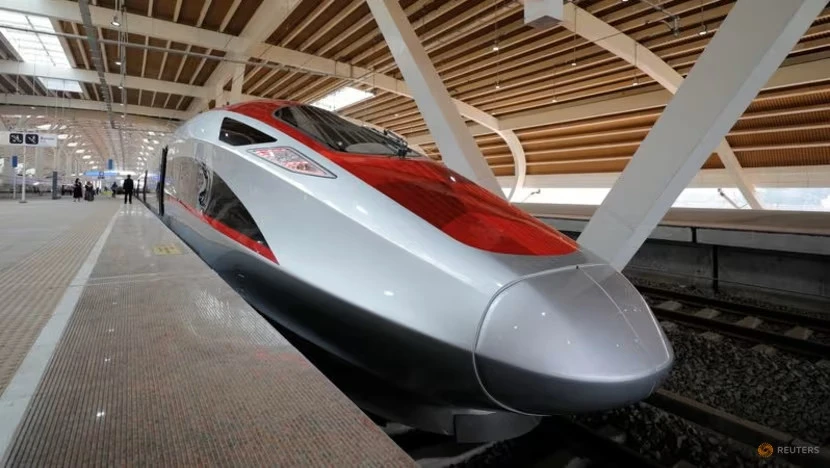 Ảnh, Video: Indonesia khánh thành tuyến đường sắt đầu tiên ở Đông Nam Á