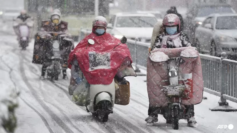 Thời tiết lạnh khắc nghiệt cản đường người dân Trung Quốc về quê đón Tết