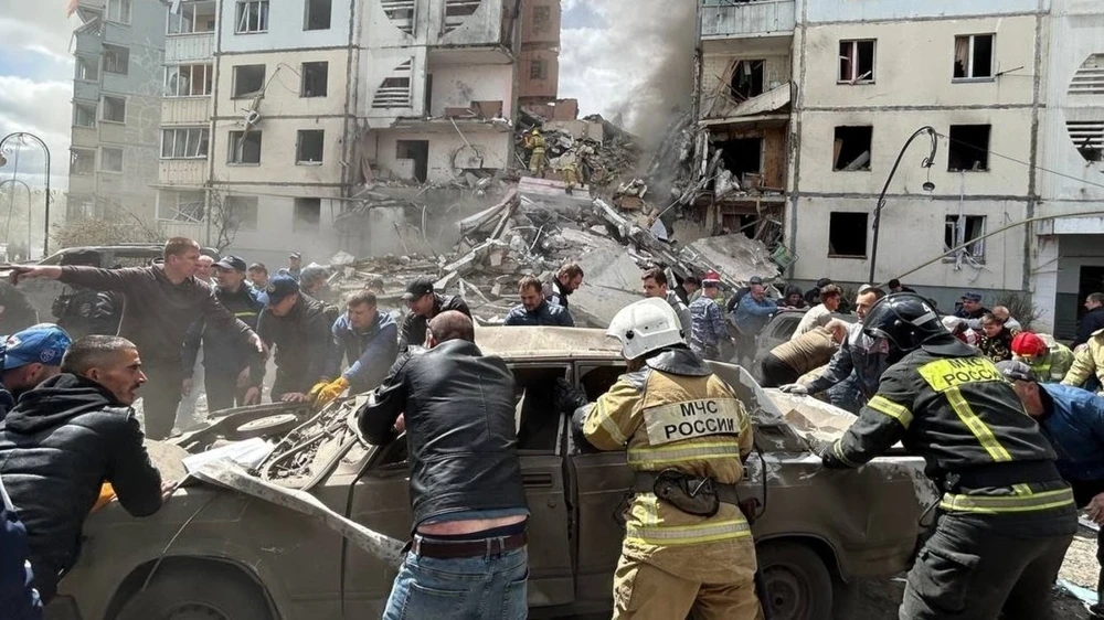 Chung cư Nga trúng pháo kích, 7 người chết, 15 người bị thương
