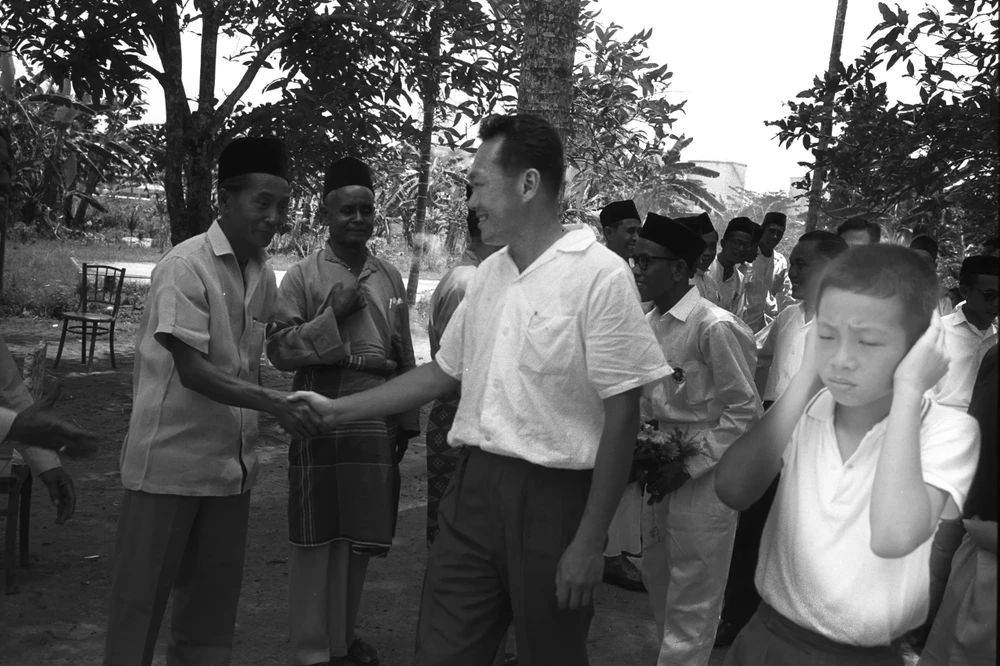 Ông Lý Hiển Long: Vị thủ tướng trưởng thành dưới tầm mắt của người dân Singapore