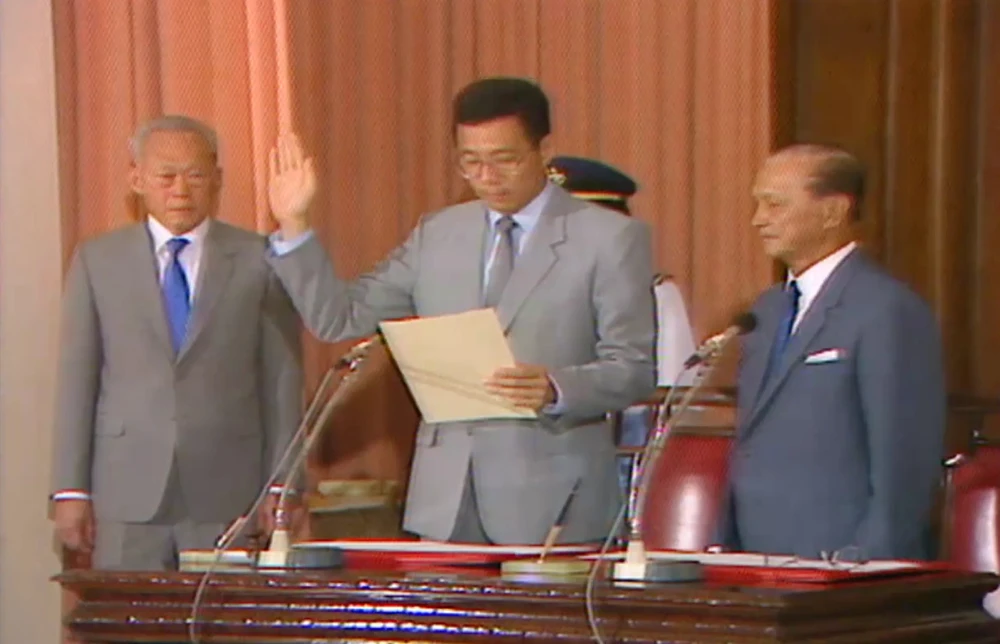 Ông Lý Hiển Long: Vị thủ tướng trưởng thành dưới tầm mắt của người dân Singapore