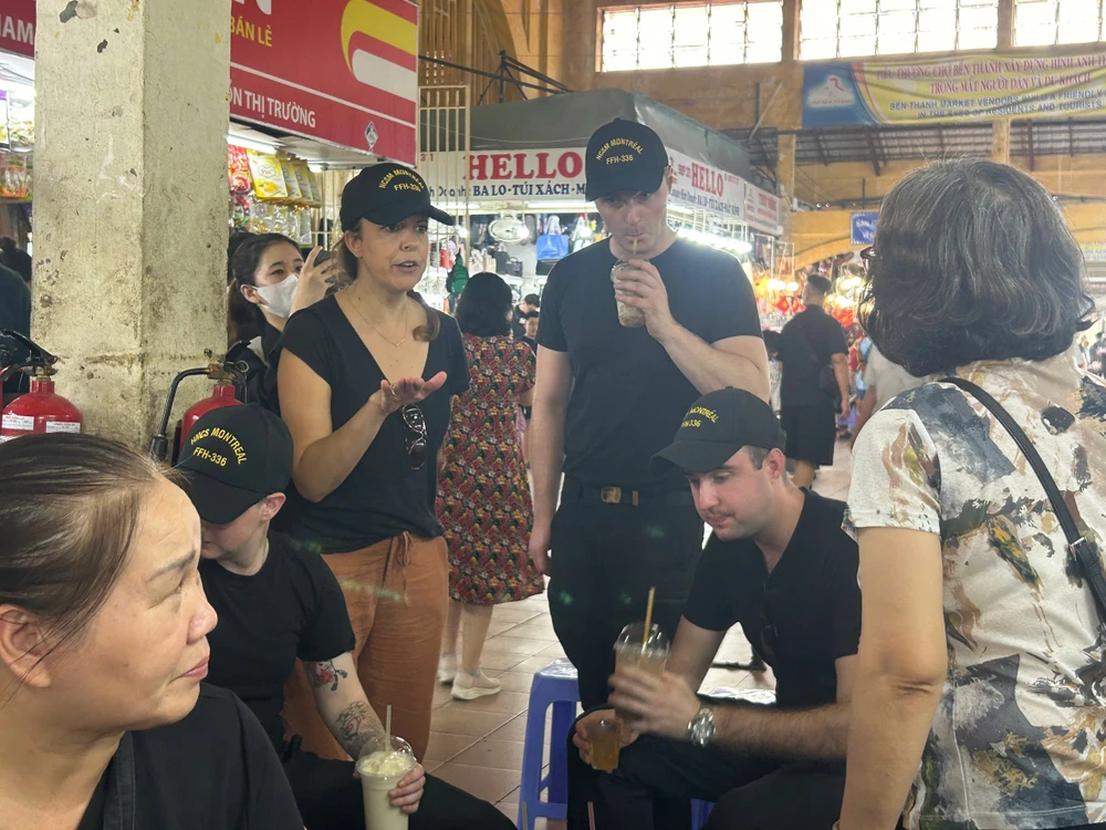 thủy thủ tàu Hải quân Hoàng gia Canada Montréal-10.jpg