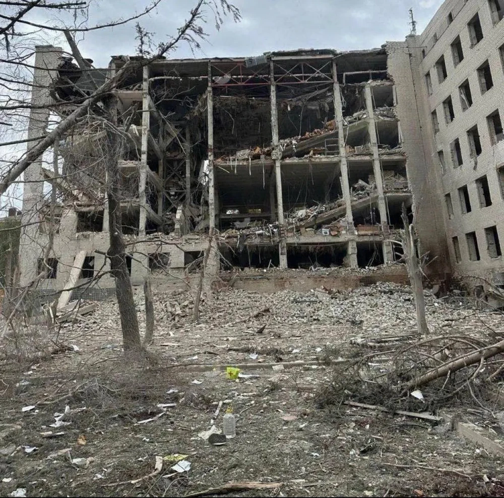 Ukraine: Nga tấn công tên lửa đạn đạo vào học viện quân sự và bệnh viện, 51 người chết