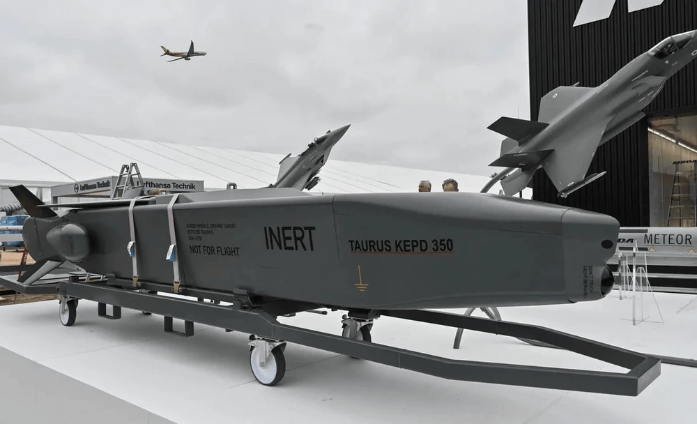 Tên lửa tầm xa Taurus-1.png