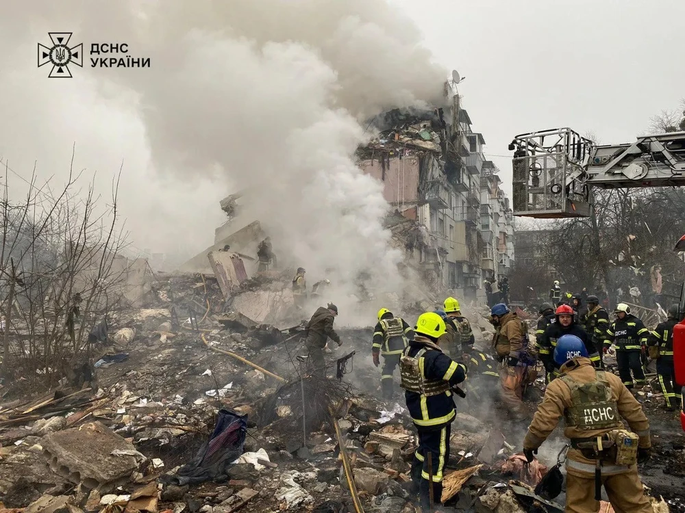 Chiến sự Nga - Ukraine 2-2: Nga không kích dữ dội khắp mặt trận; Ông Zelensky nói về ưu tiên hàng đầu của Ukraine