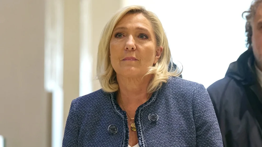 Toà án Pháp cấm bà Le Pen tranh cử tổng thống năm 2024 vì tội tham ô