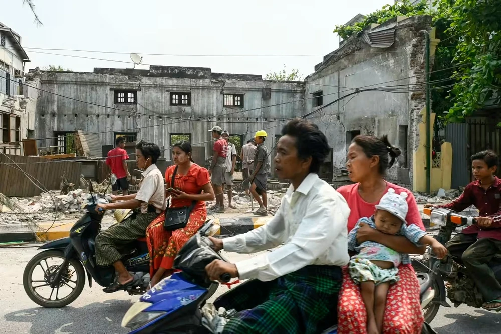 Khó tìm thêm người sống sót sau một tuần động đất Myanmar