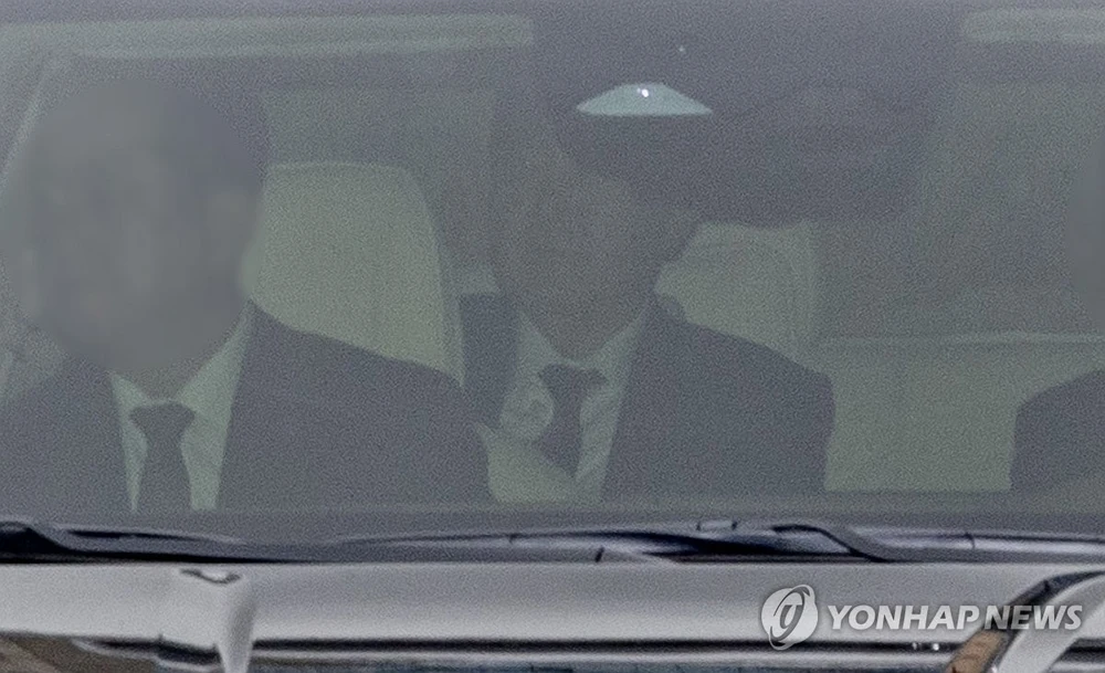 Cựu Tổng thống Yoon dự phiên toà hình sự đầu tiên về thiết quân luật