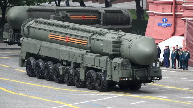 Ảnh, VIdoe: Dàn khí tài khủng đổ bộ Lễ duyệt binh Ngày Chiến thắng ở Moscow