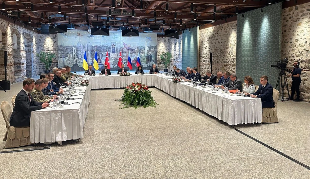 Cuộc đàm phán ba bên Thổ Nhĩ Kỳ-Nga-Ukraine tại TP Istanbul (Thổ Nhĩ Kỳ) ngày 16-5. Ảnh: ANADOLU AGENCY