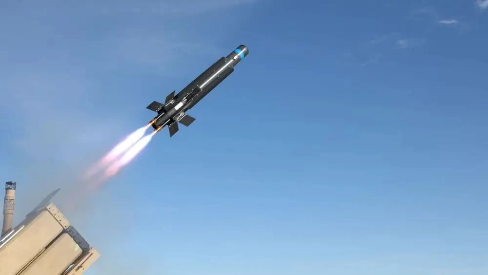 Roadrunner-M và Coyote Block 2: Hai dòng UAV chuyên trị UAV