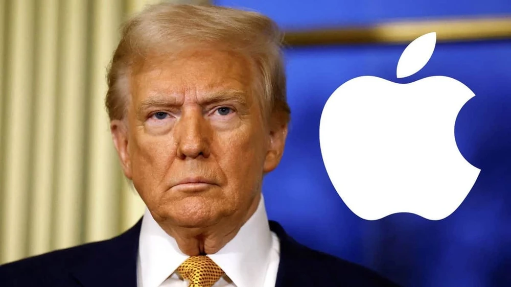 Ông Trump dọa áp thuế 25% nếu Apple không sản xuất Iphone tại Mỹ