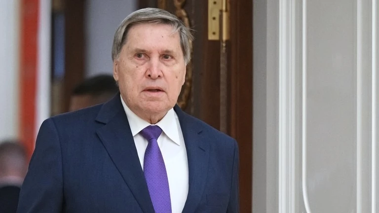 Trợ lý của Tổng thống Nga Vladimir Putin - ông Yury Ushakov