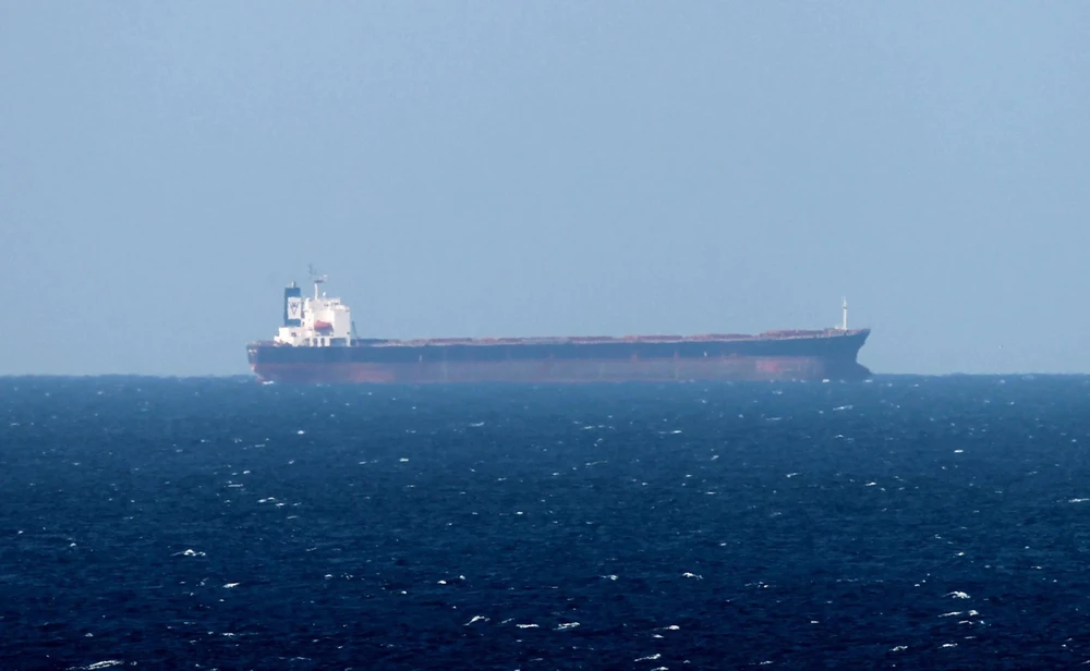 Quốc tế quan ngại nguy cơ Iran đóng cửa eo biển Hormuz