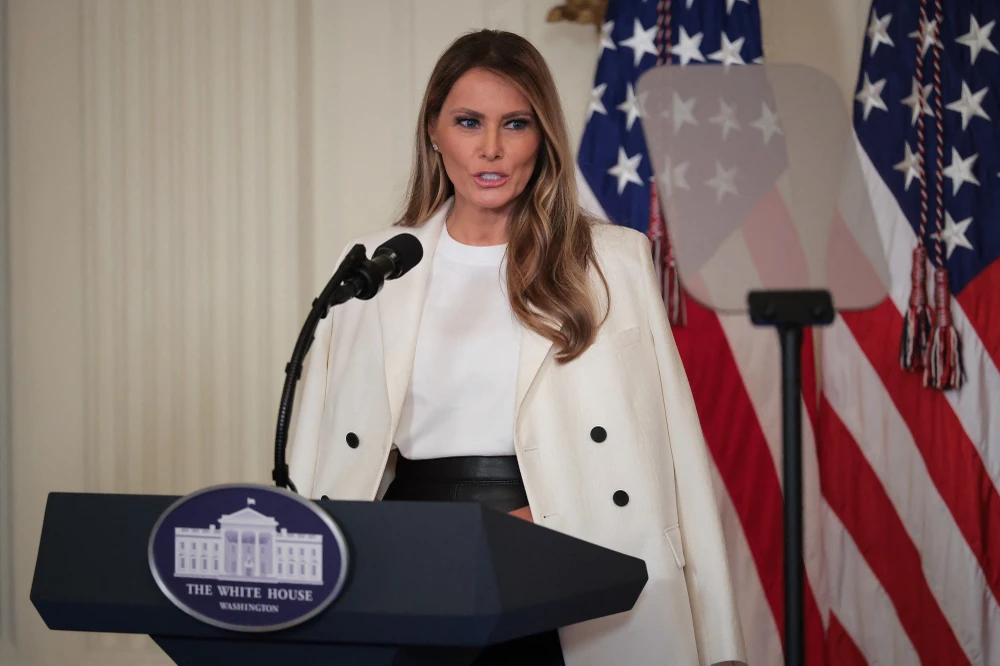 Ông Trump trao ‘bức thư hòa bình’ của Đệ nhất phu nhân Melania đến ông Putin