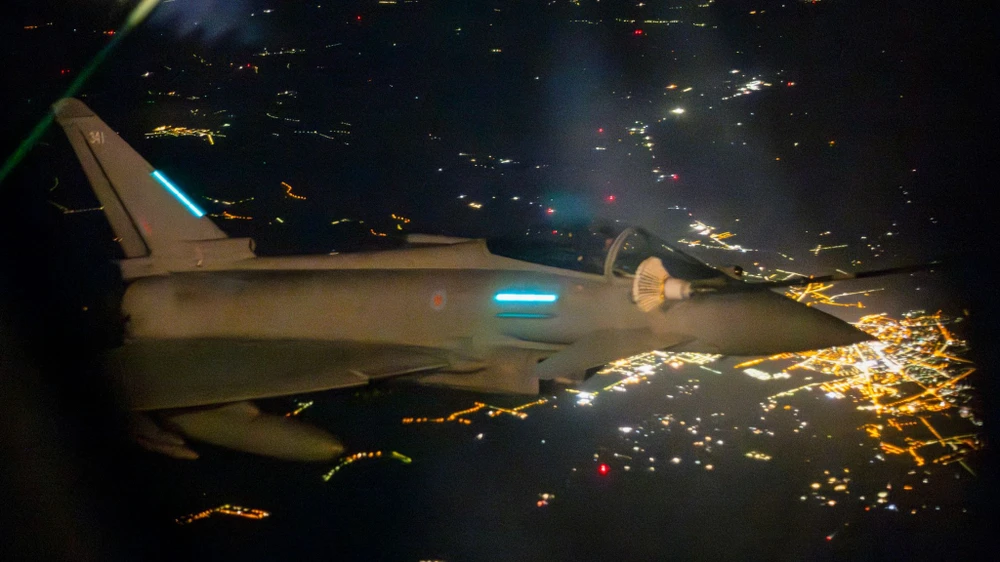 Máy bay chiến đấu Anh xuất kích bảo vệ bầu trời Ba Lan