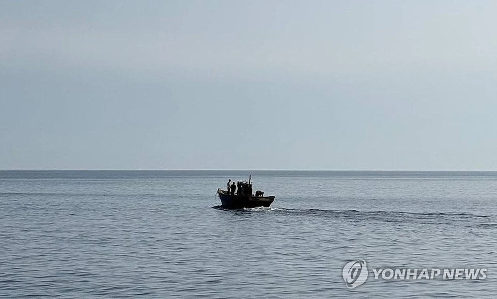 Hàn Quốc: Tàu buôn Triều Tiên vượt biên giới biển, rút ​​lui sau khi bị Hàn Quốc bắn cảnh cáo