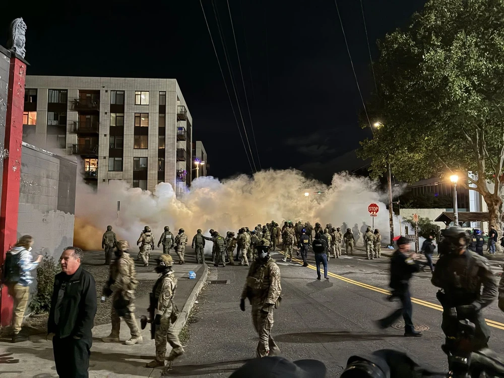 Ông Trump điều Vệ binh Quốc gia California đến Oregon