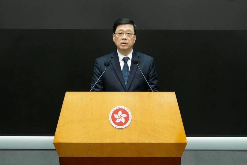 Đặc khu trưởng Hong Kong lập ủy ban độc lập điều tra vụ cháy chung cư