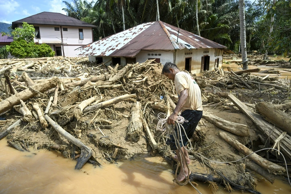 Làng Tukka, huyện Central Tapanuli, tỉnh North Sumatra (Indonesia) ngày 2-12. Ảnh: AFP/YT Hariono