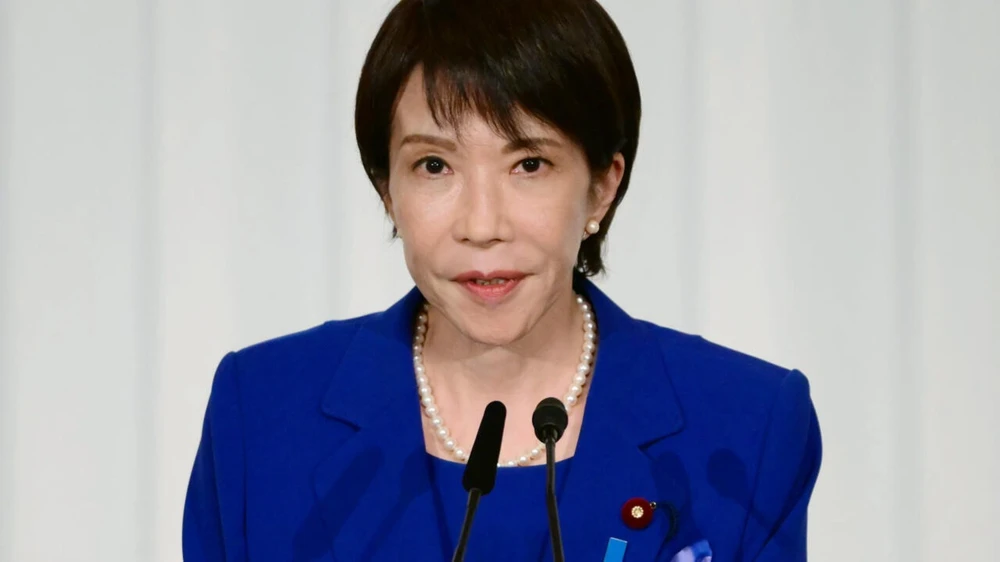 Trung Quốc cấm xuất khẩu hàng hóa liên quan quân sự sang Nhật