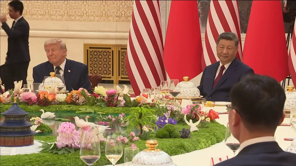 Chủ tịch Trung Quốc Tập Cận Bình và Tổng thống Mỹ Donald Trump phát biểu tại quốc yến. Nguồn: CNN