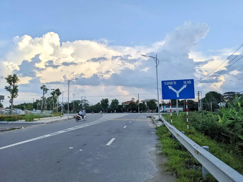 Đoạn tuyến tránh phía Đông TP Đông Hà từ đường Nguyễn Hoàng vào đoạn giao với quốc lộ 1 phía Bắc cầu Phước Mỹ đã được đầu tư. Ảnh: NGUYỄN DO