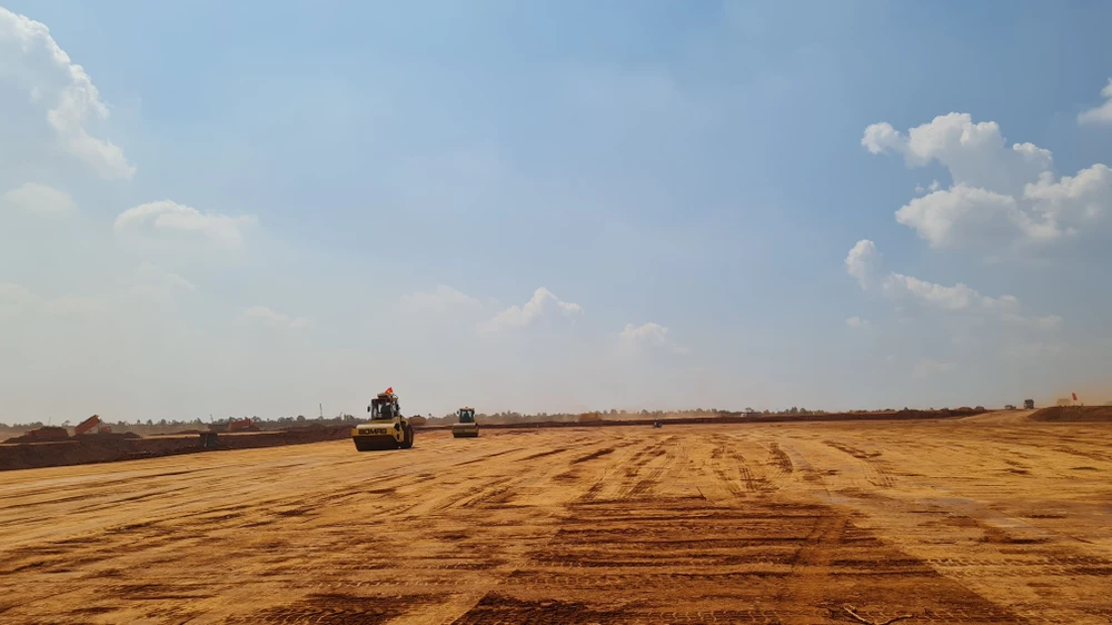 Công trường thi công dự án sân bay Long Thành. Ảnh: VŨ HỘI