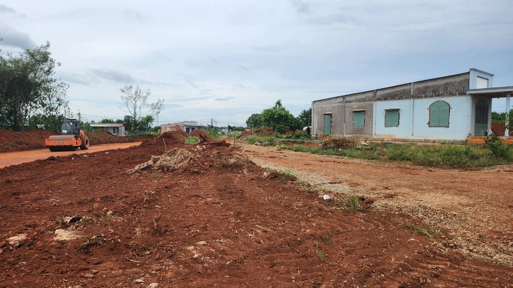 Thi công mặt bằng cao tốc Biên Hòa- Vũng Tàu điểm cuối gần giao Quốc lộ 56, TP. Bà Rịa. Ảnh: TK