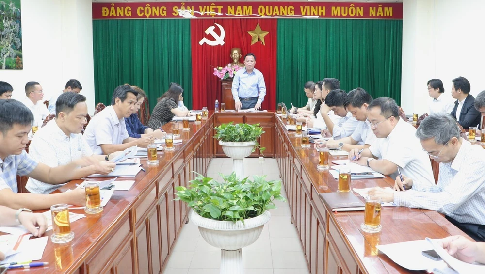 Quyền Chủ tịch UBND tỉnh Đồng Nai Võ Tấn Đức phát biểu tại buổi làm việc với Tập đoàn Kim Oanh. Ảnh: VH