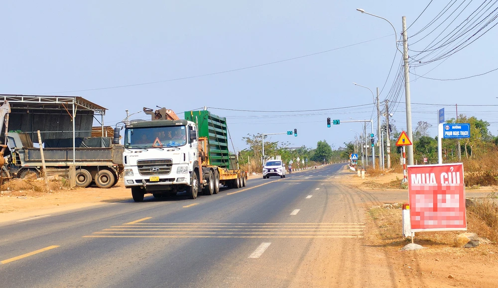 Đường Hồ Chí Minh .jpg