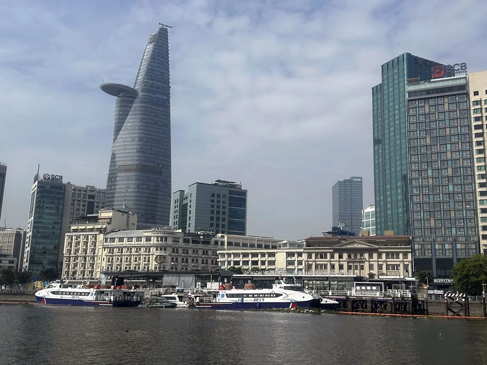 Dịch vụ du thuyền.JPG