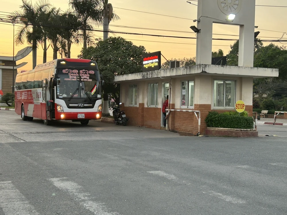 Xe cơ giới nước ngoài.jpg