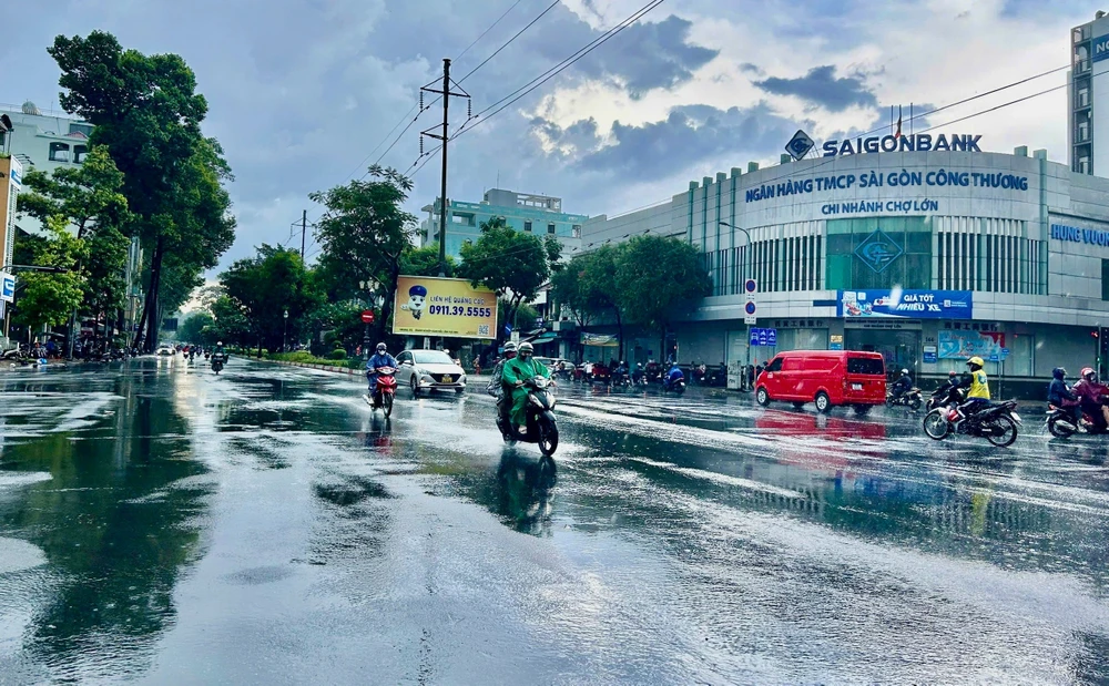 mưa lớn trong chiều tối 12-5.jpg