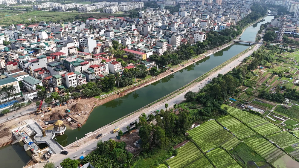 sông Tô Lịch.jpg