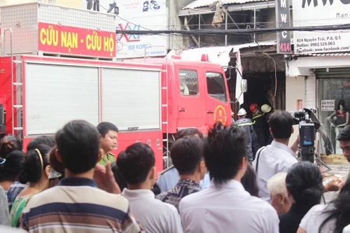 Vụ cháy làm 7 người chết 2