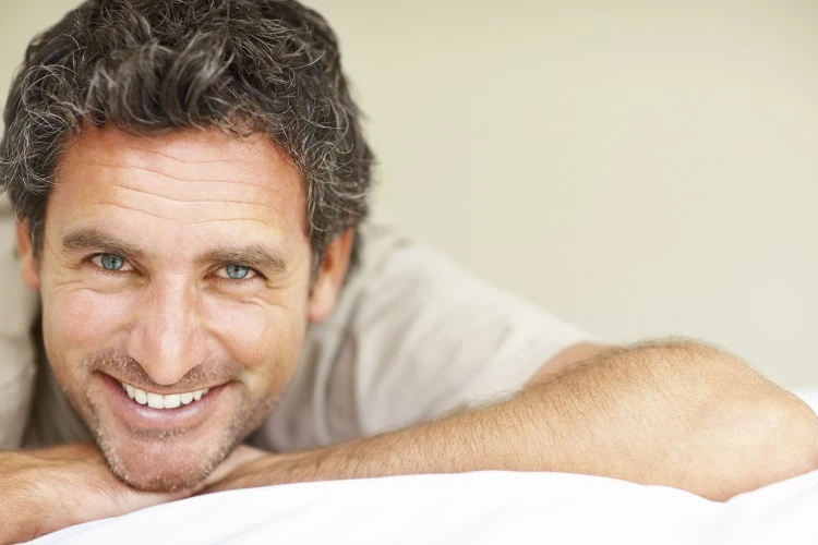 Tuổi nào quý ông sẽ ''xếp vó câu, đi ngủ sớm?' ảnh 2