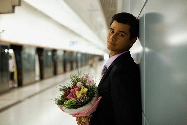 'Say nắng' bạn thân của chồng, không ngờ tôi gặp phải gã sở khanh ảnh 1