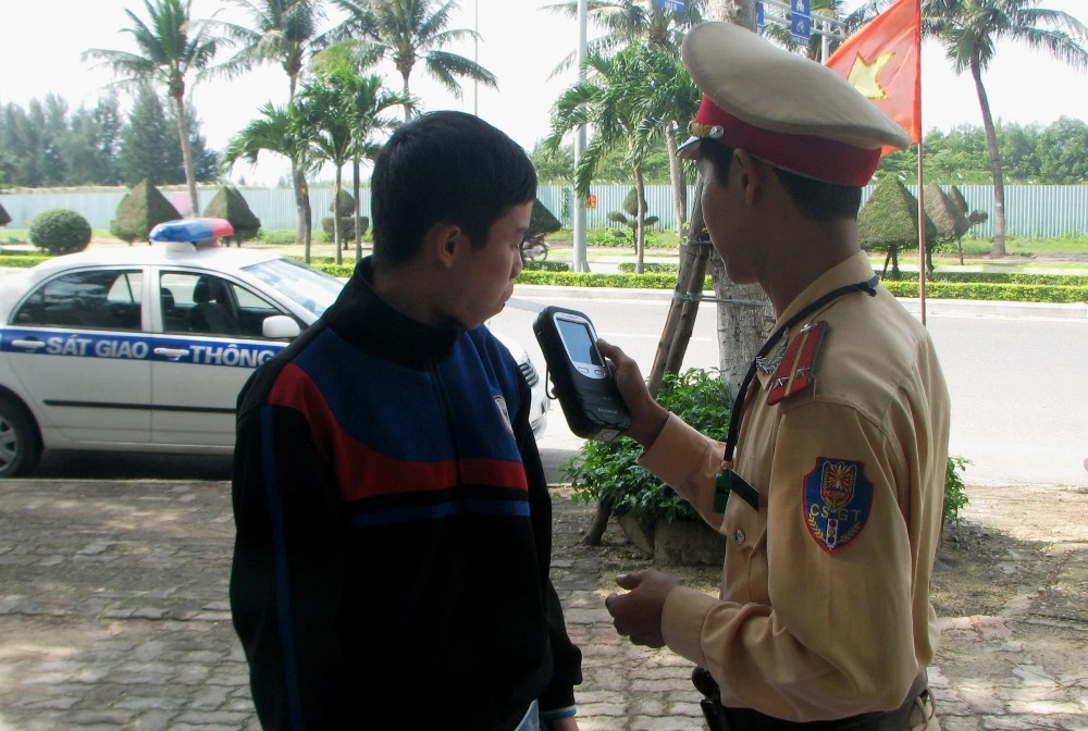 Đà Nẵng mở cao điểm kiểm soát nồng độ cồn