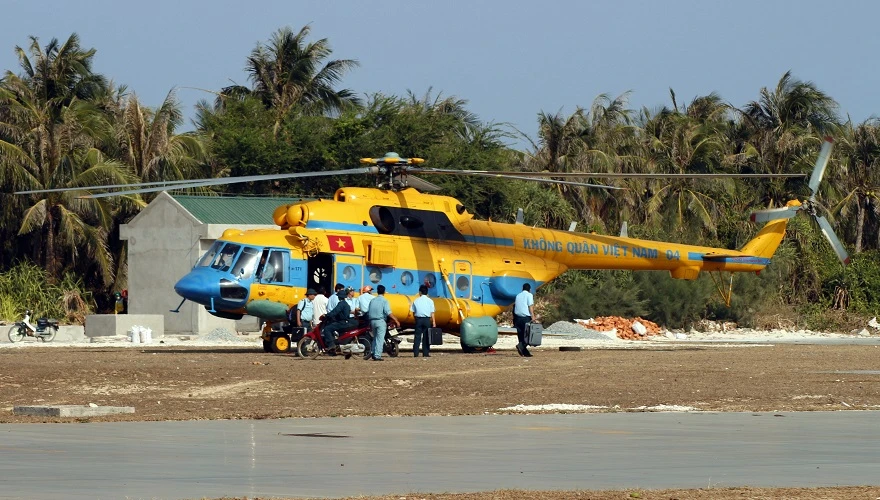 Vớt được khung kính của tiêm kích Su 22 mất tích ảnh 2