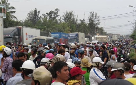 Dân chặn quốc lộ: Vì sao lòng dân vẫn vướng? ảnh 2