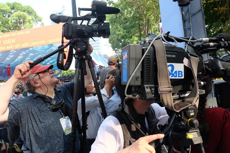 Báo chí nước ngoài viết về Lễ kỷ niệm 40 năm Việt Nam thống nhất ảnh 1