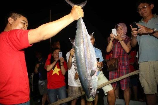 Câu đêm ở Trường Sa