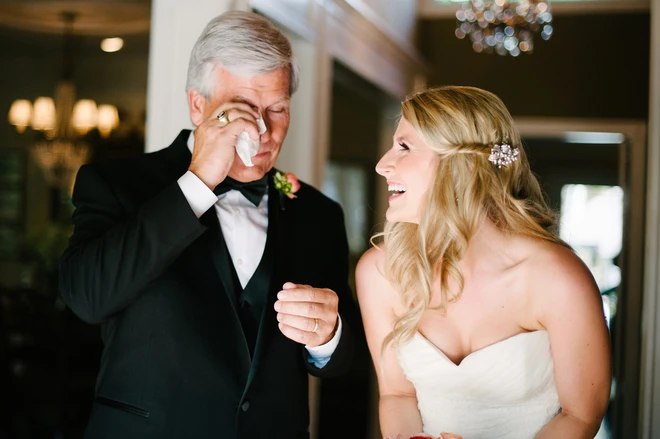 Nước mắt nụ cười của cha trong ngày cưới con gái ảnh 11