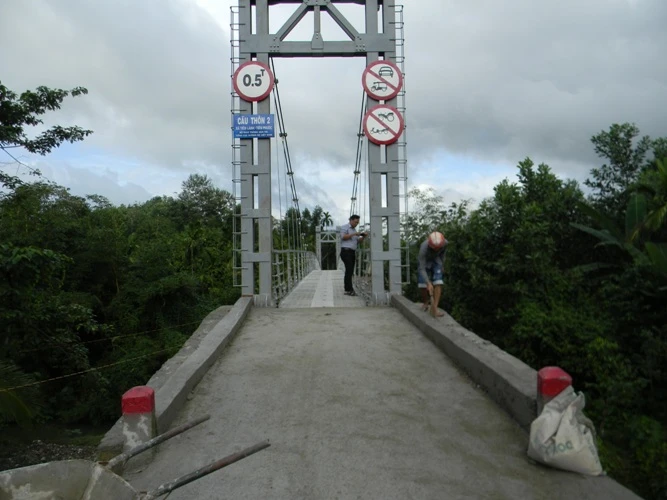 Khắc phục xong sự cố cầu treo 3 tỉ mới xây đã hỏng ảnh 1