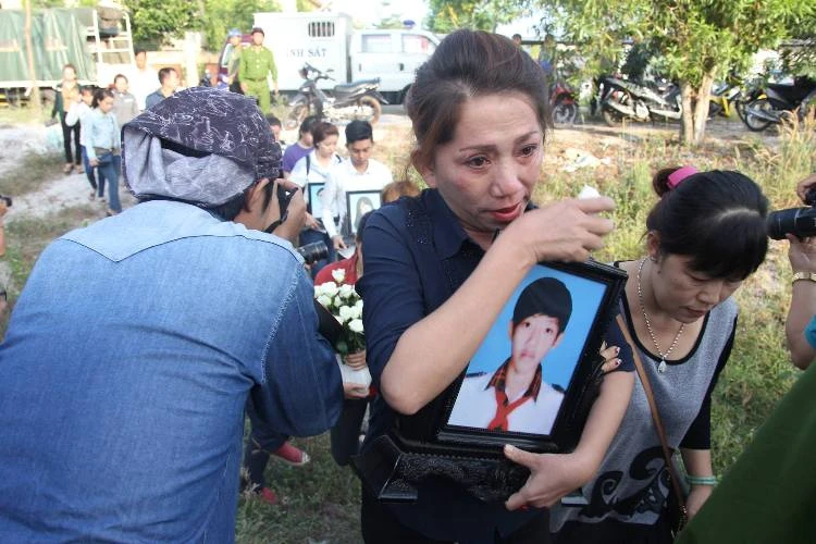 Chùm ảnh: Toàn cảnh phiên tòa xét xử trọng án thảm sát Bình Phước ảnh 3