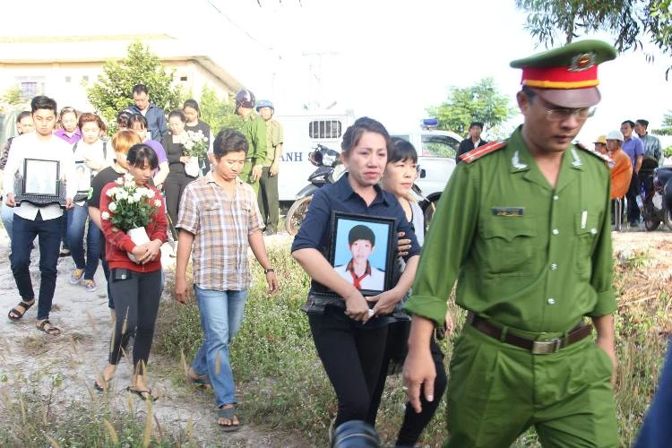 Chùm ảnh: Toàn cảnh phiên tòa xét xử trọng án thảm sát Bình Phước ảnh 5